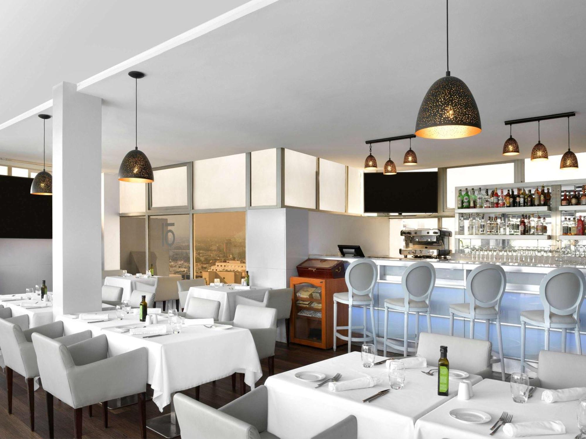 Mövenpick 5*